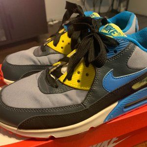 Nike Airmax 90 Size 7 Youth/8 Womens